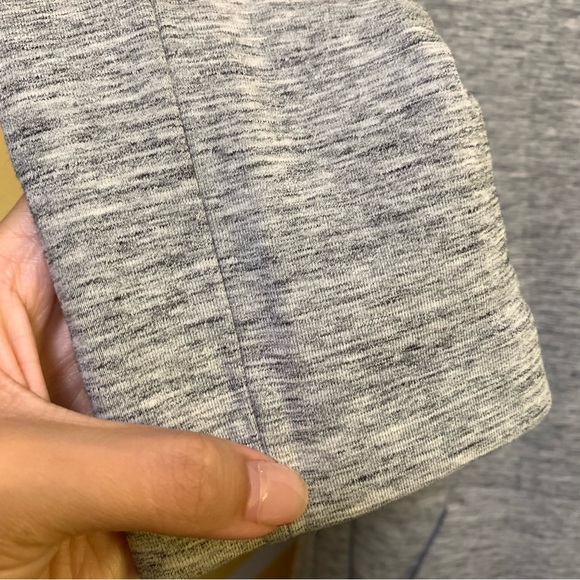 Lululemon Going Places Hooded Jacket
Heathered Space Dyed Medium Grey Size 4 - Picture 5 of 12